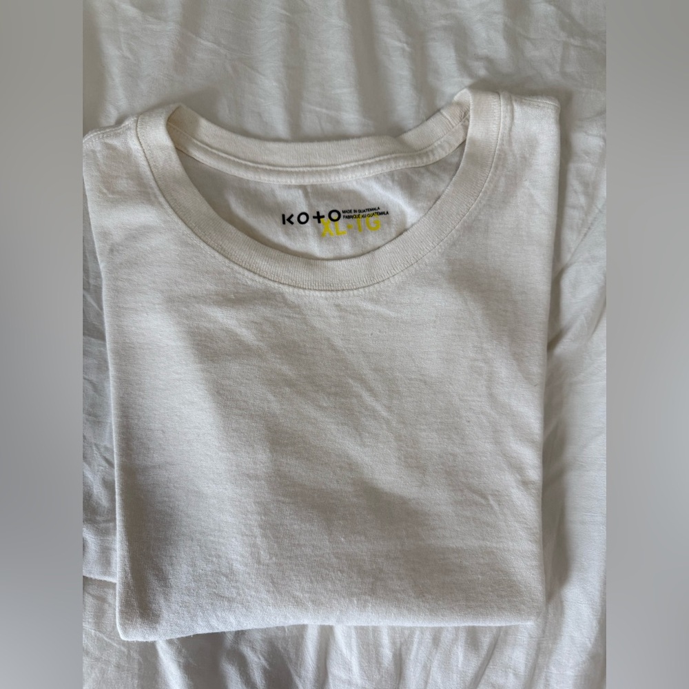 Urban Outfitters off white cropped tee